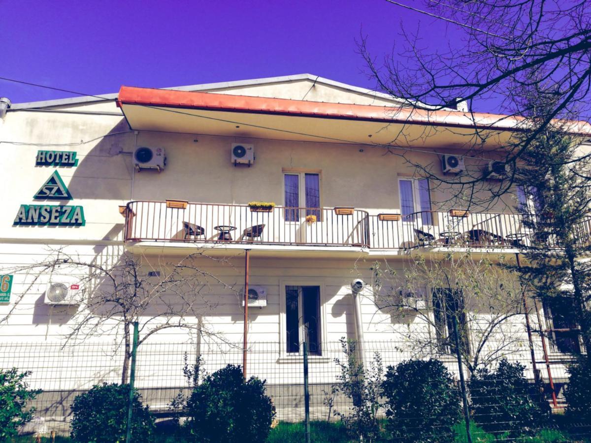 Hotel Anseza Kutaisi Esterno foto